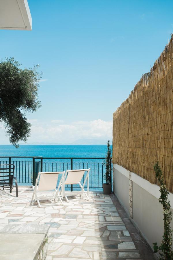 Holiday home Paul Seafront House Mesongi