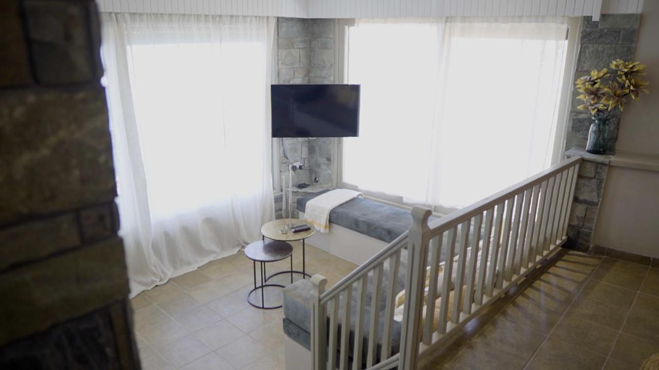 Paul Seafront House Holiday home Mesongi